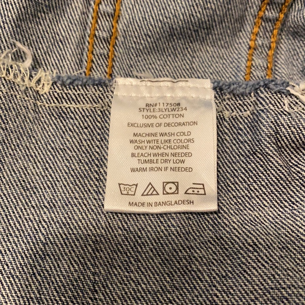 Vintage Levi’s Denim Jacket - Picture 3 of 7